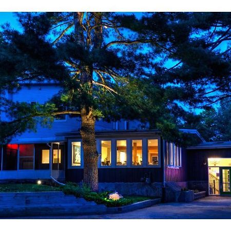 Pine Lodge Muskoka Хънтсвил Екстериор снимка