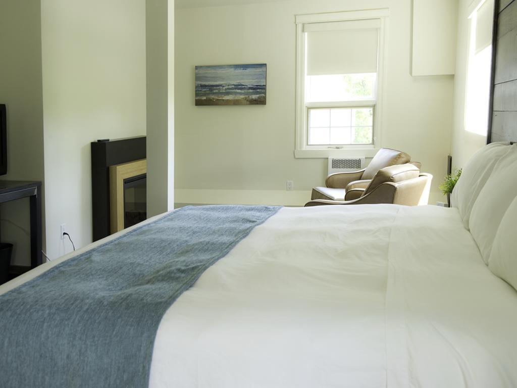 Pine Lodge Muskoka Хънтсвил Екстериор снимка
