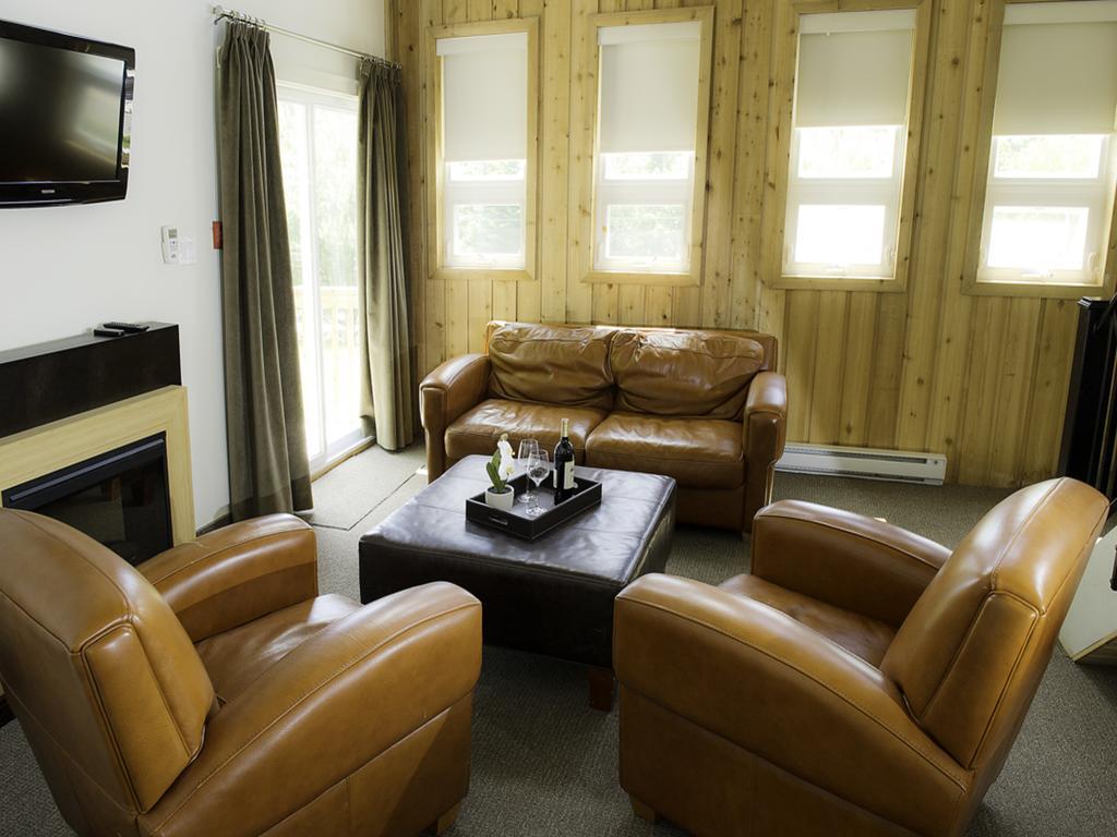 Pine Lodge Muskoka Хънтсвил Стая снимка