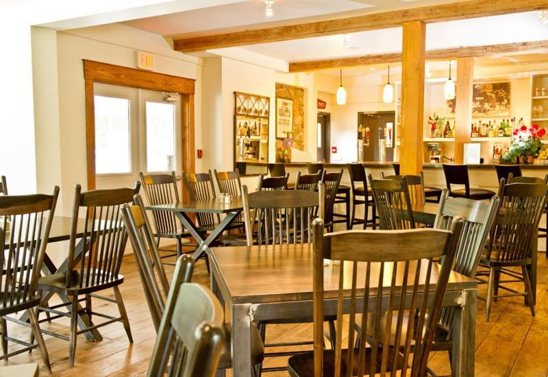 Pine Lodge Muskoka Хънтсвил Екстериор снимка