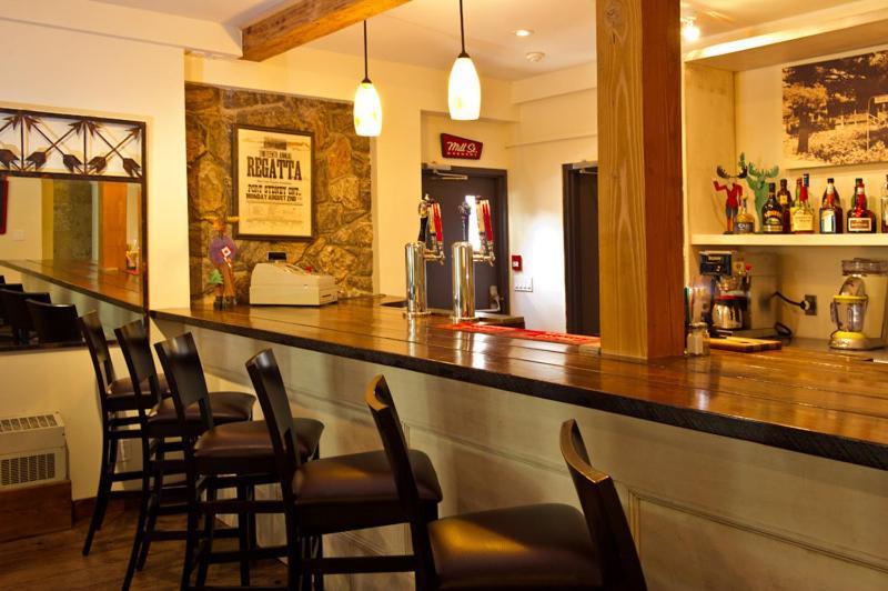 Pine Lodge Muskoka Хънтсвил Екстериор снимка