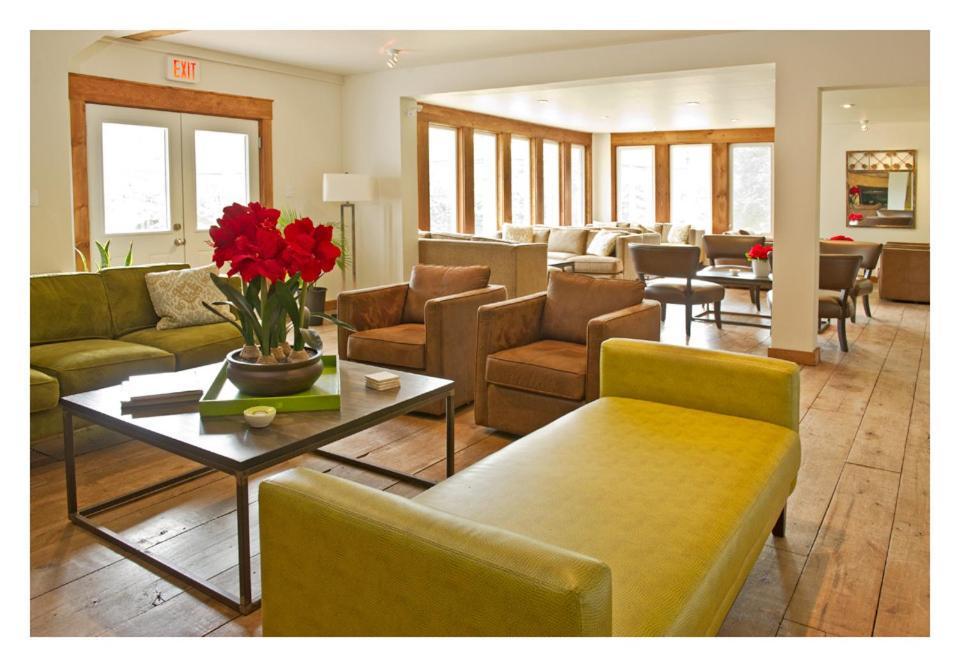 Pine Lodge Muskoka Хънтсвил Екстериор снимка