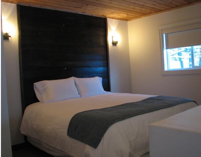 Pine Lodge Muskoka Хънтсвил Екстериор снимка