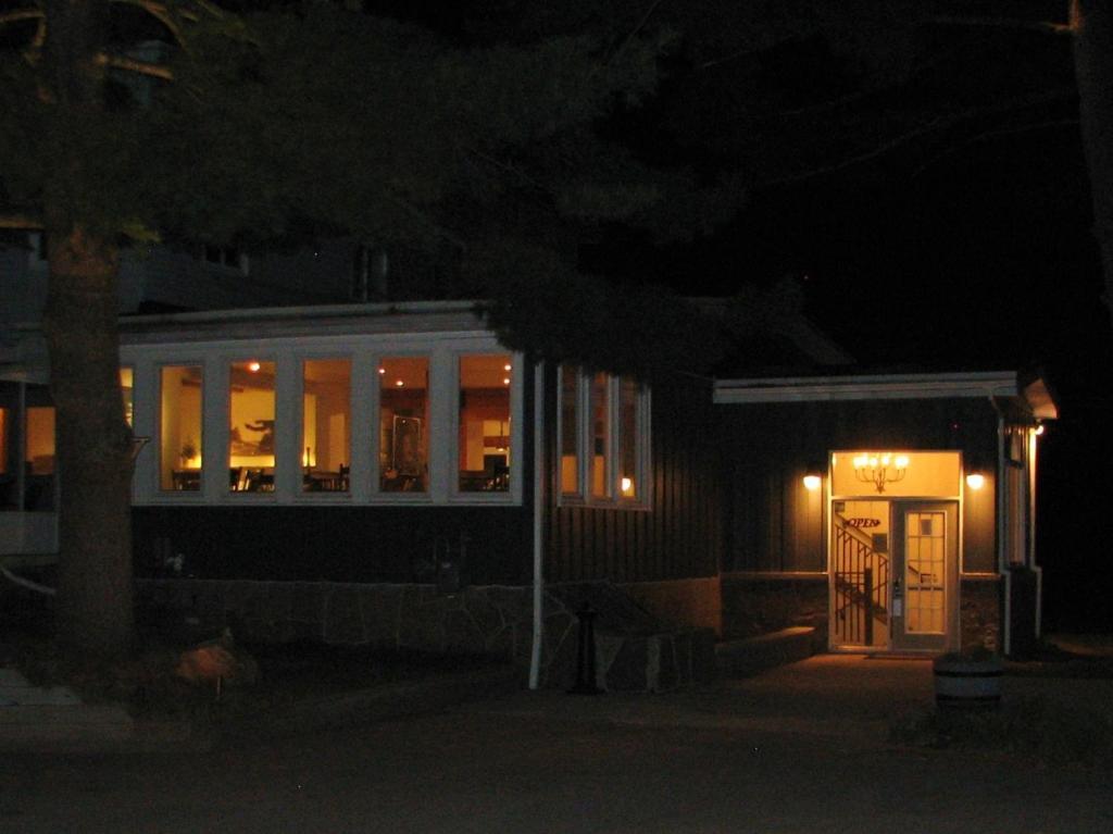 Pine Lodge Muskoka Хънтсвил Екстериор снимка
