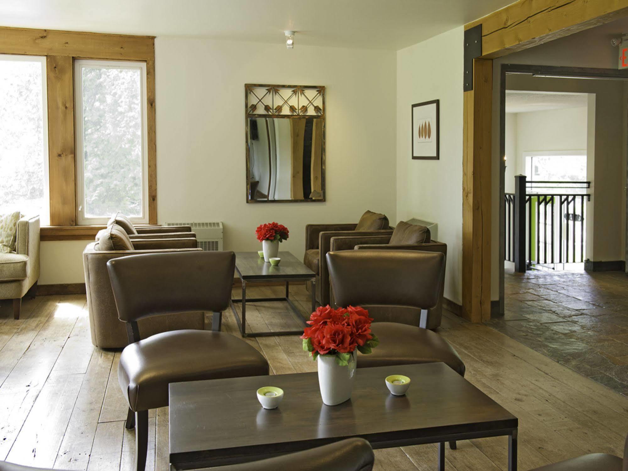 Pine Lodge Muskoka Хънтсвил Екстериор снимка