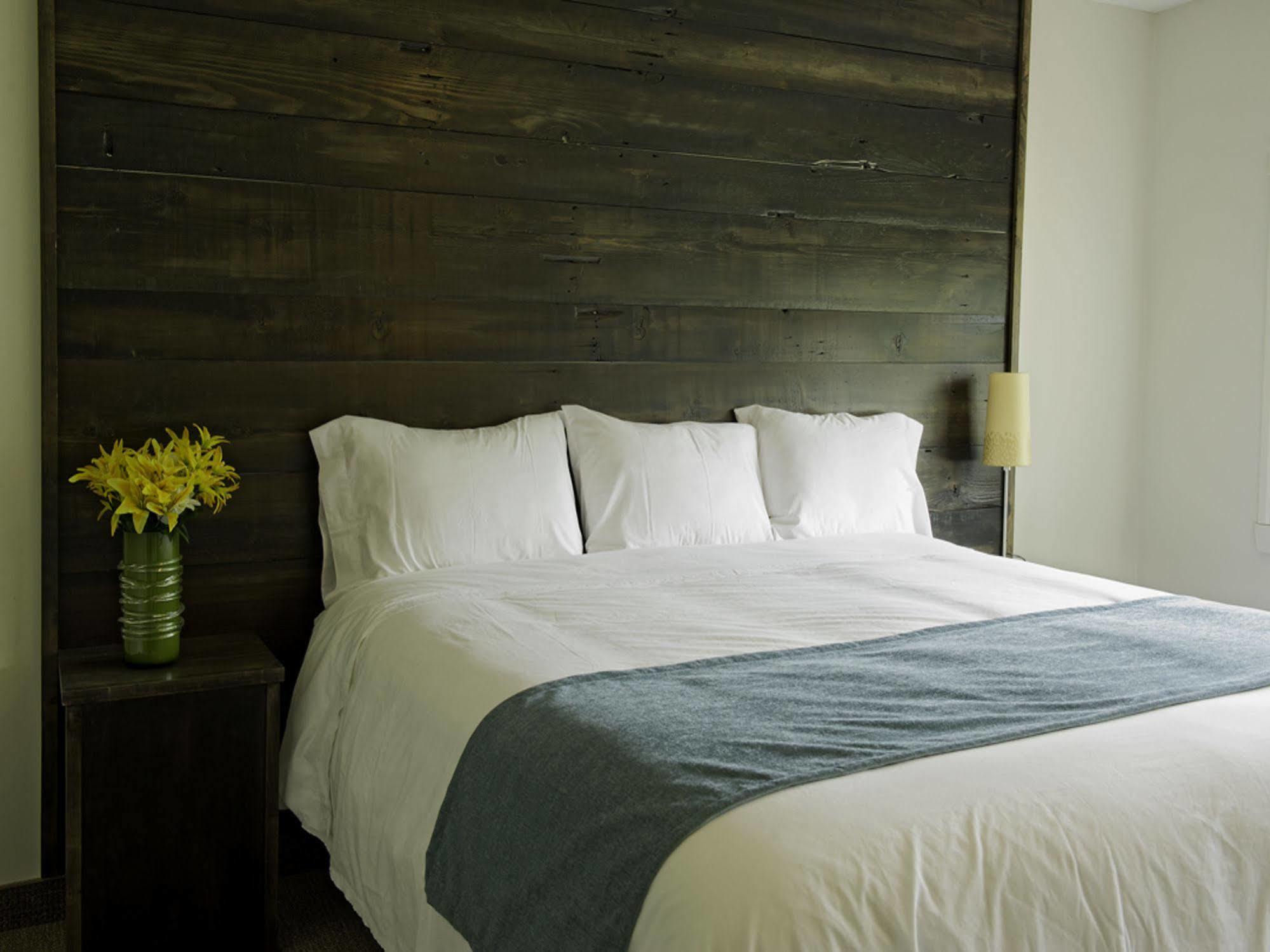 Pine Lodge Muskoka Хънтсвил Екстериор снимка